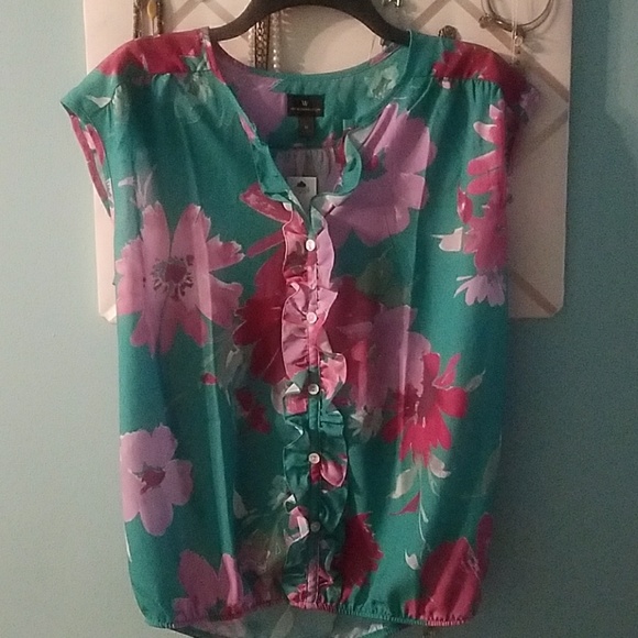 Vibrant Spring blouse - Picture 1 of 3